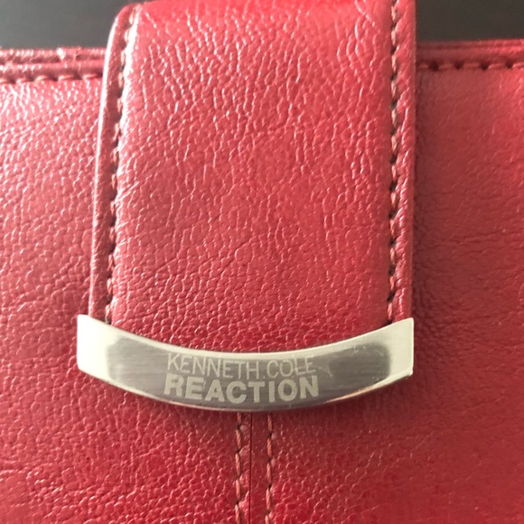 Kenneth Cole red wallet - Picture 5 of 5